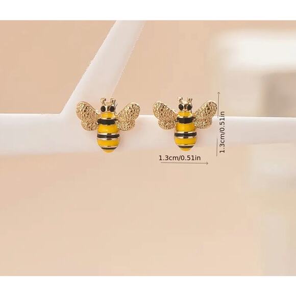 Cute Bumblebee Stud Earrings Gold Tone Enamel Insect Nature Lover Jewelry NEW - Picture 2 of 3